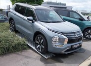 Mitsubishi Outlander 3