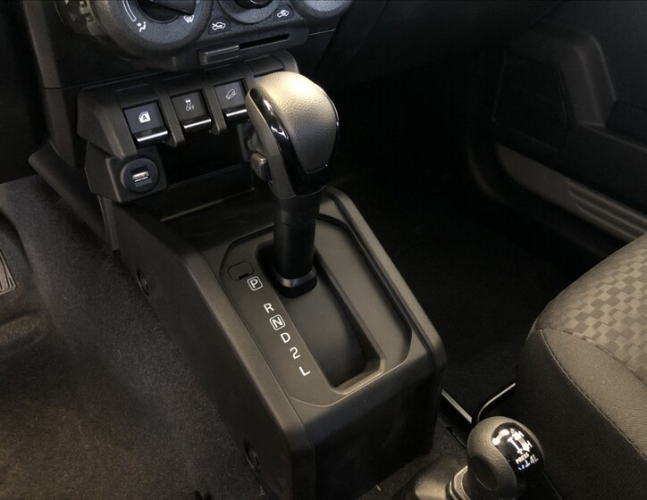 Suzuki Jimny 15
