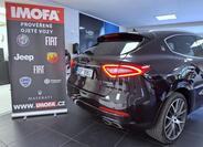 Maserati Levante 5