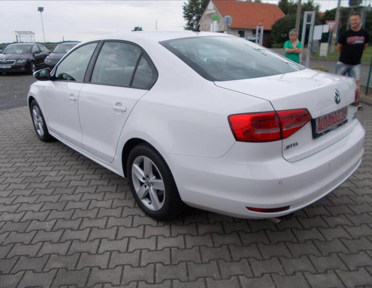 Volkswagen Jetta 12
