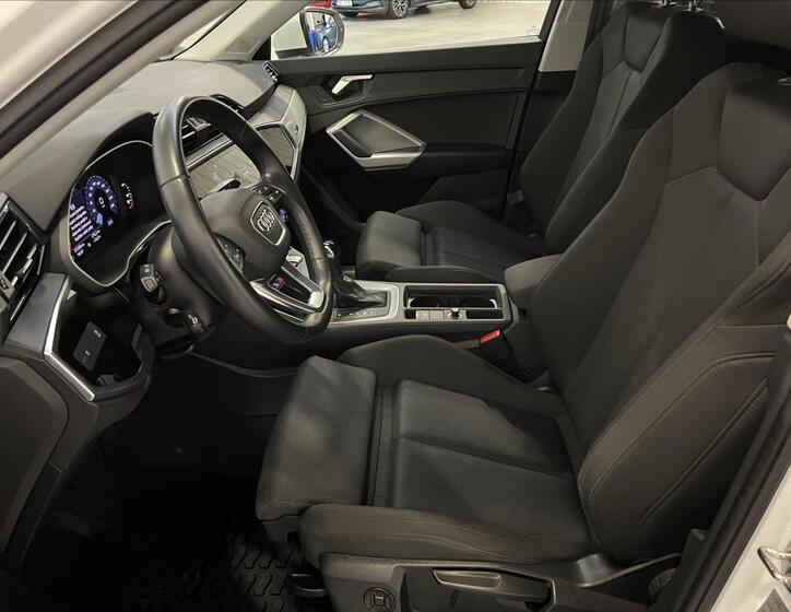 Audi Q3 20