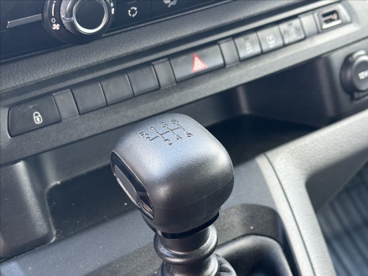 Peugeot Traveller