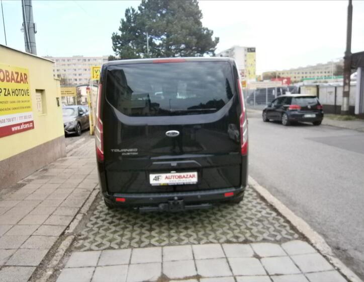 Ford Tourneo Custom 5