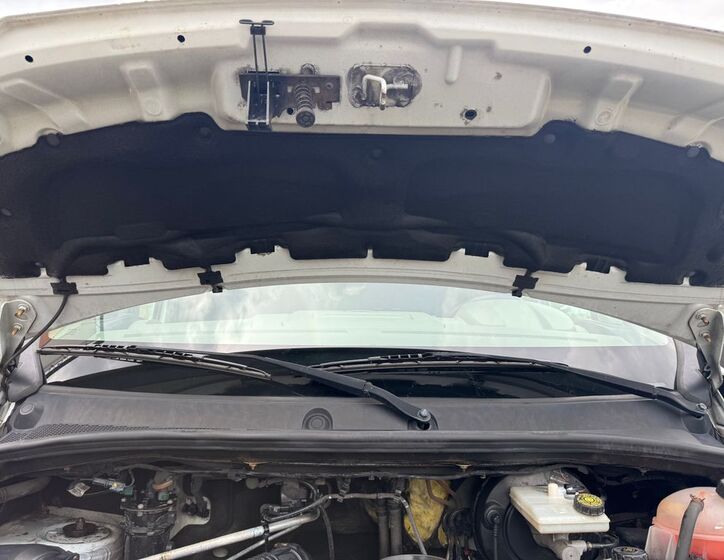 Nissan NV400 32