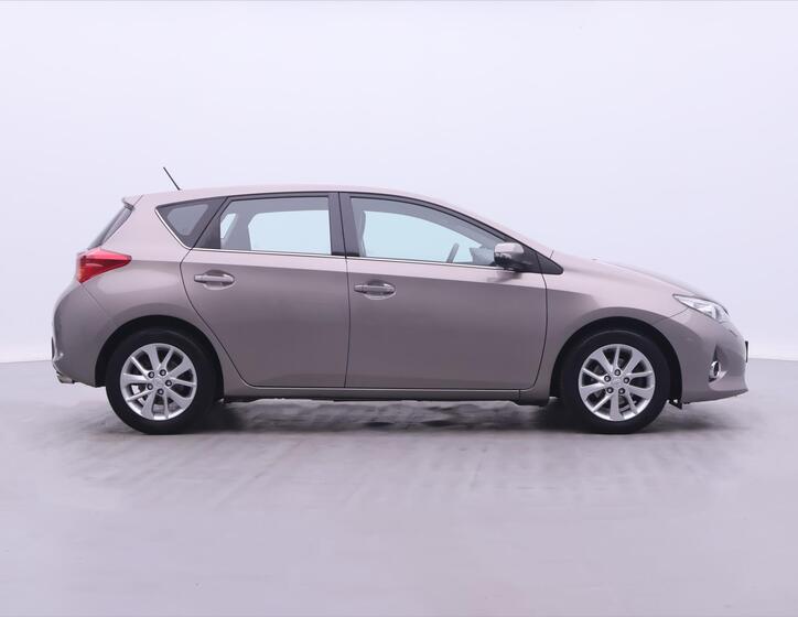 Toyota Auris 8