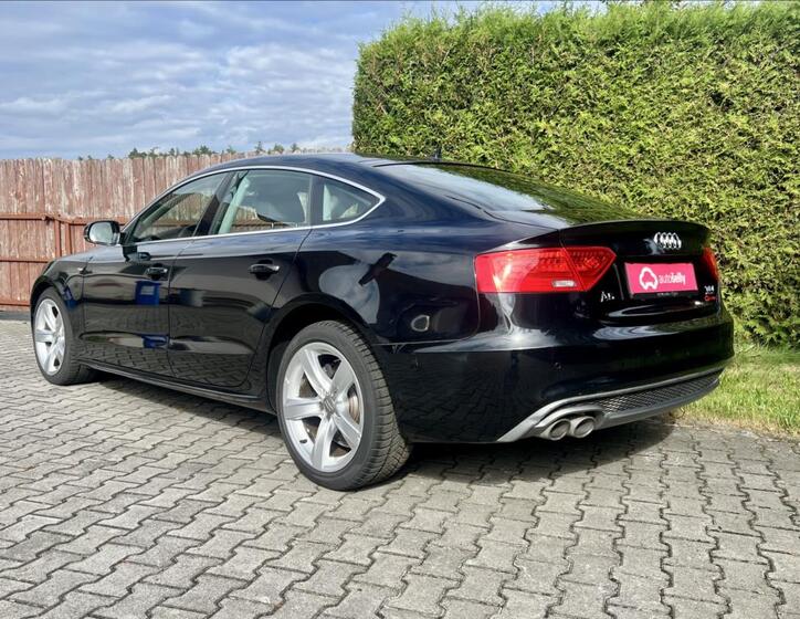 Audi A5 4
