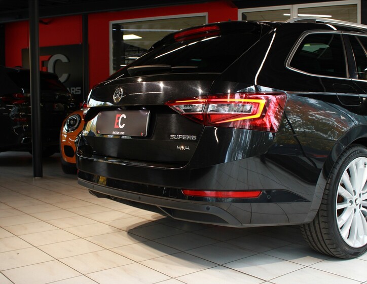 Škoda Superb 9