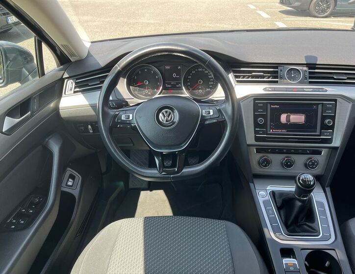 Volkswagen Passat 9