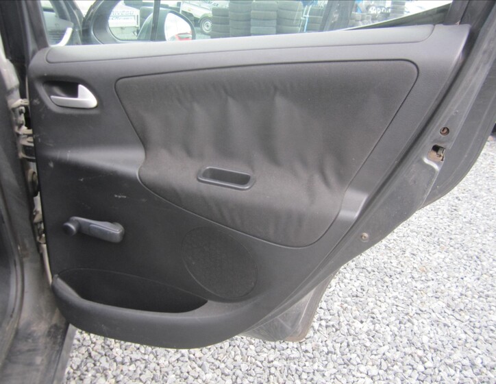 Peugeot 207 23