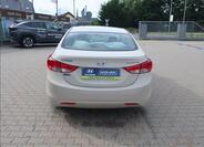 Hyundai Elantra 6
