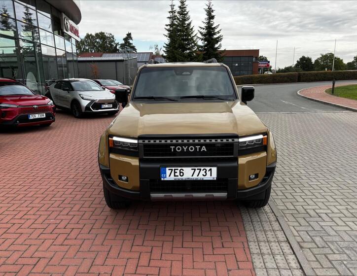 Toyota Land Cruiser 8