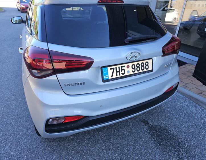 Hyundai i20 6