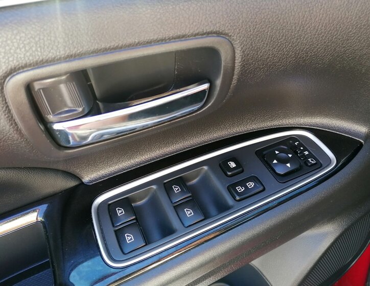 Mitsubishi Outlander 24