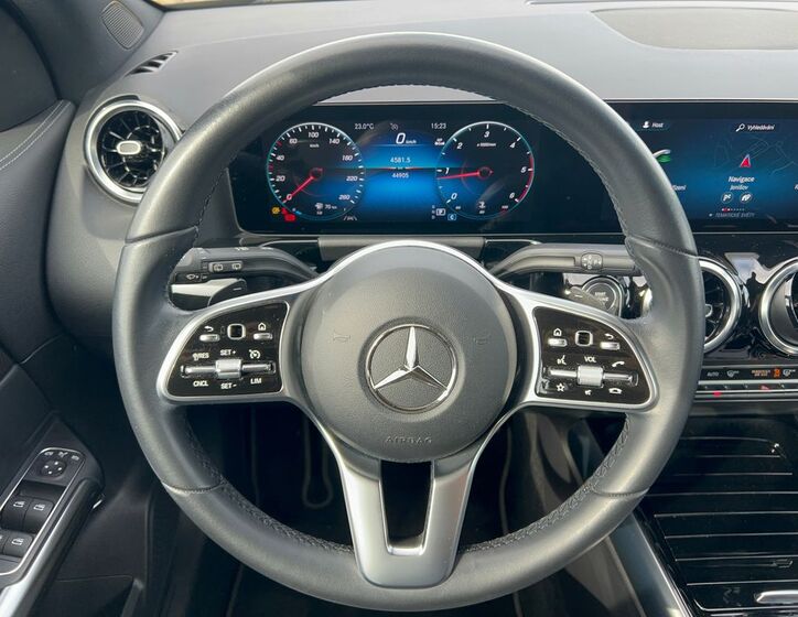 Mercedes-Benz GLA 18