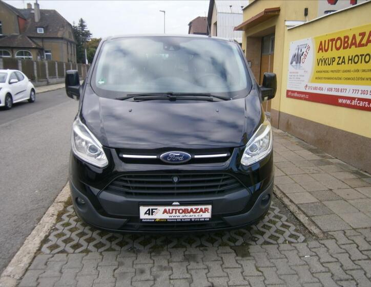 Ford Tourneo Custom 2