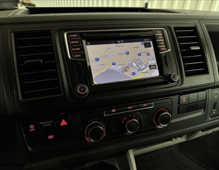 Volkswagen Transporter 22
