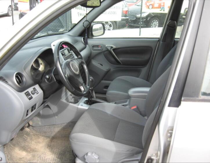 Toyota RAV4 7