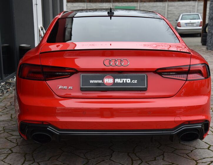 Audi RS5 8