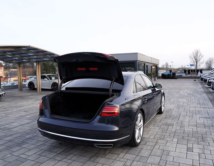 Audi A8 12