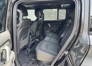 Land Rover Defender 12