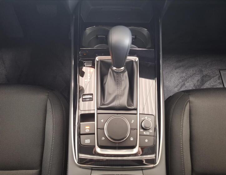 Mazda CX-30 9