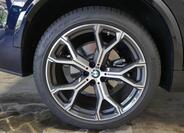 BMW X5 8