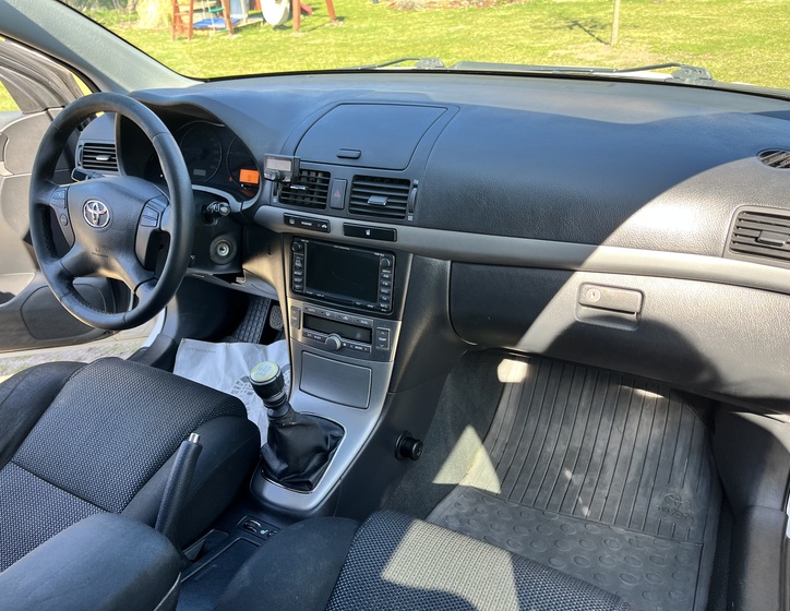 Toyota Avensis 9