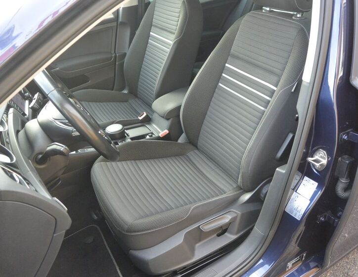 Volkswagen Golf 10
