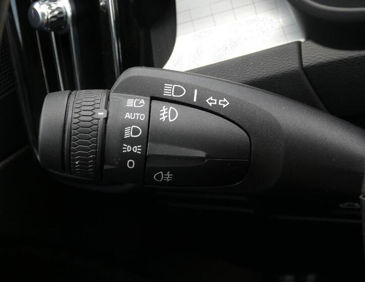 Volvo XC40 10
