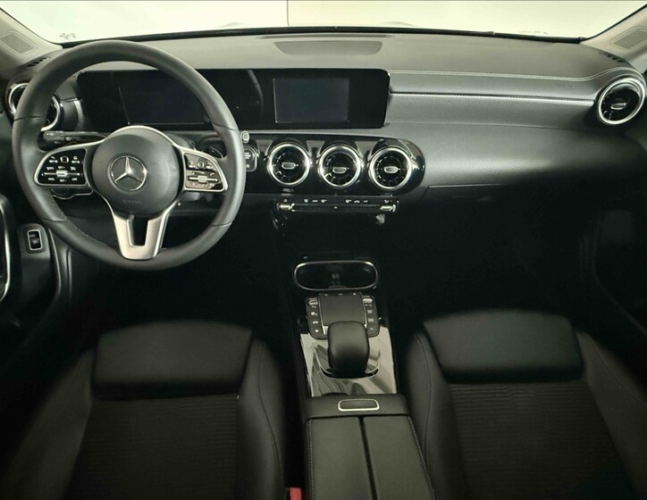 Mercedes-Benz CLA 9