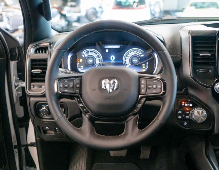 Dodge RAM 17