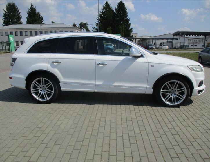 Audi Q7 36