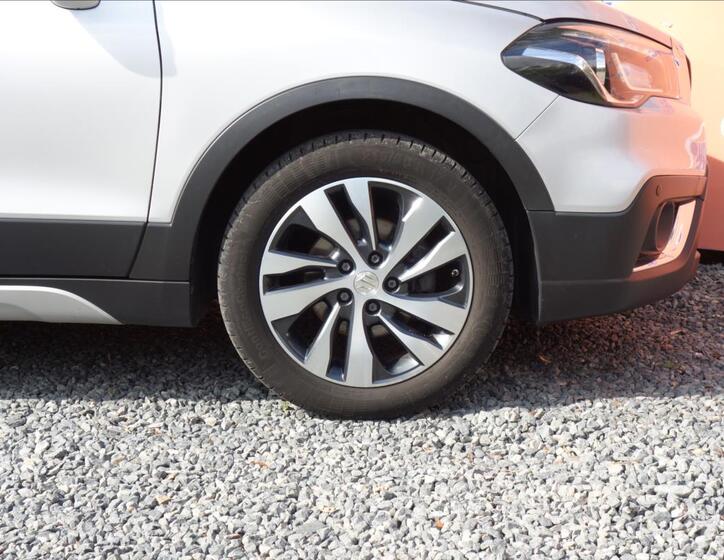 Suzuki S-Cross 9