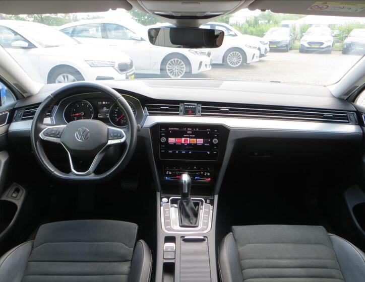 Volkswagen Passat 25