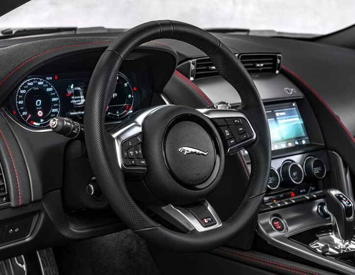 Jaguar F-Type 15