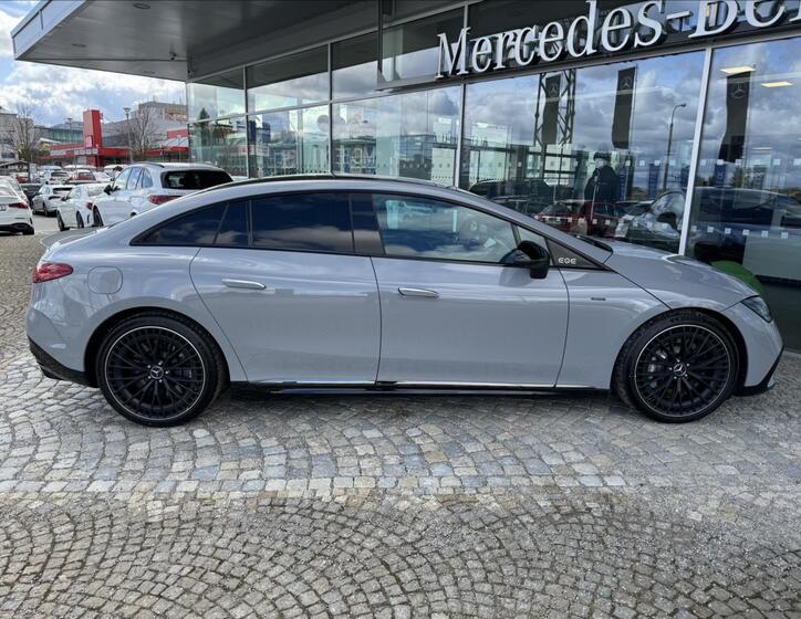 Mercedes-Benz EQE 31