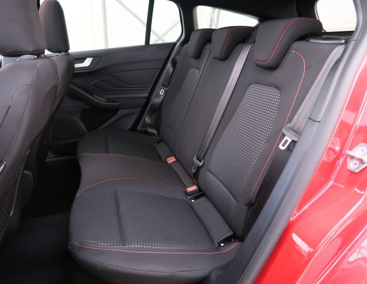 Ford Focus 27