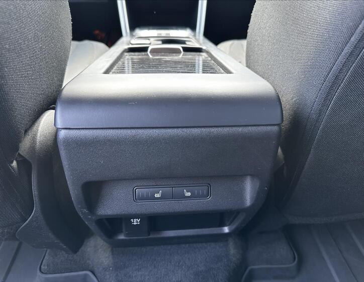 Land Rover Discovery Sport 12