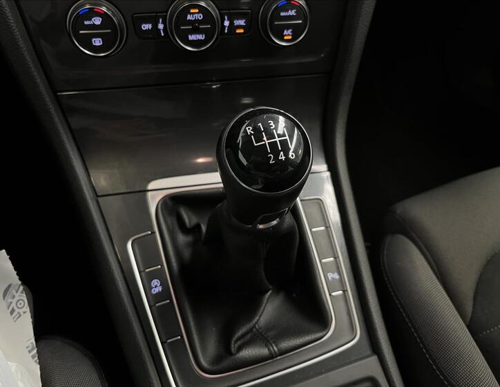 Volkswagen Golf 15