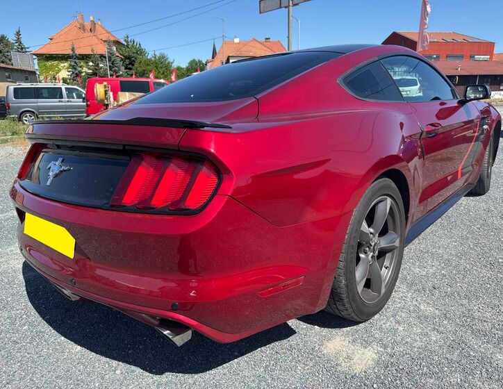 Ford Mustang 6