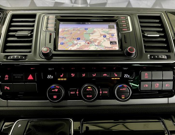 Volkswagen Caravelle 17