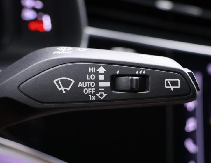 Audi Q7 25