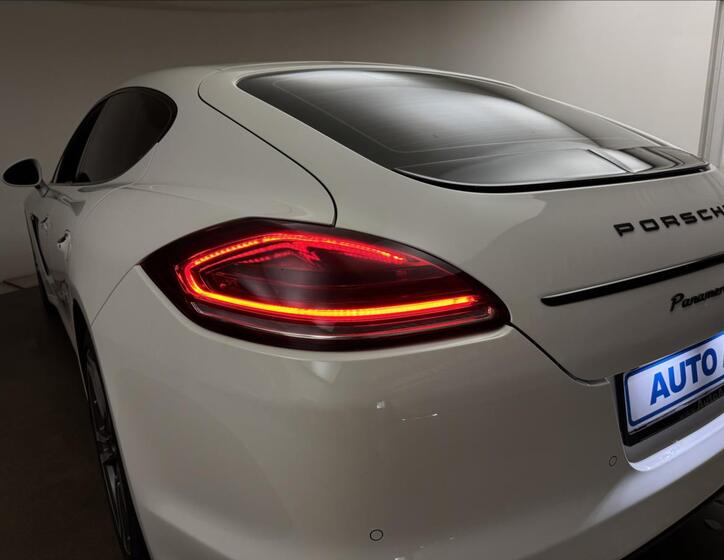 Porsche Panamera 50