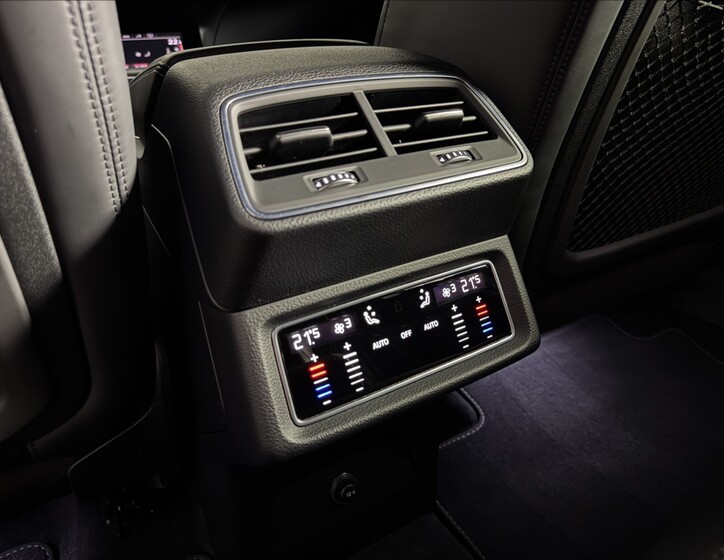 Audi e-tron 16