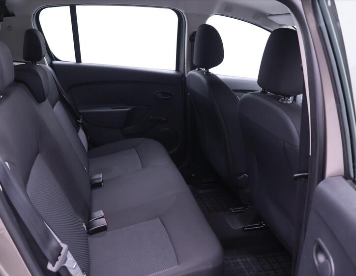 Dacia Sandero 15