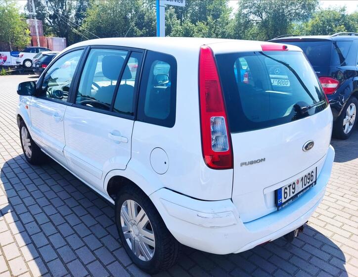 Ford Fusion 4