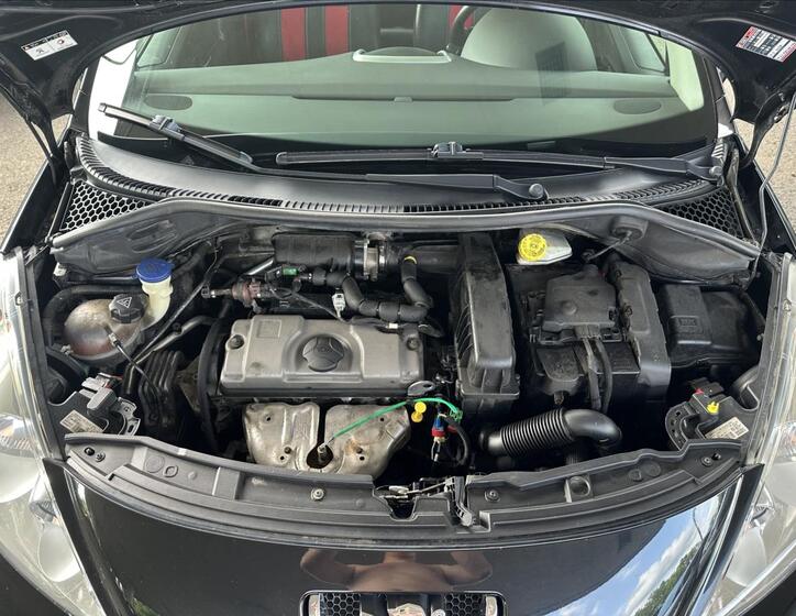 Peugeot 207 11
