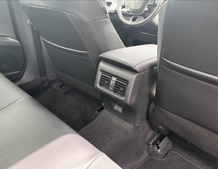 Toyota Camry 11