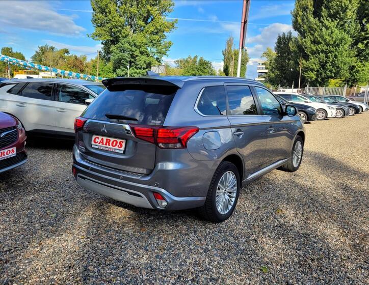 Mitsubishi Outlander 6