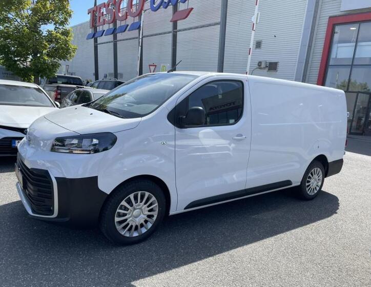 Toyota ProAce 9